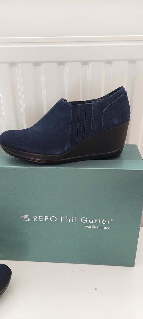Chaussures neuves,daim,italiennes, Neuf, Enlèvement ou Envoi, Espadrilles et Mocassins, Bleu