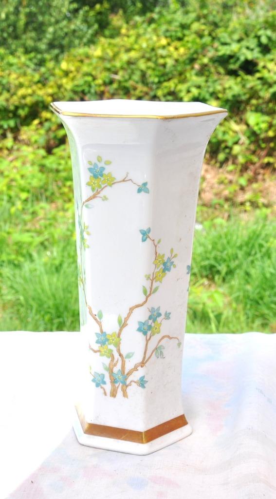 vase en faience hexagonale decor fleurs asiatique, Enlèvement ou Envoi