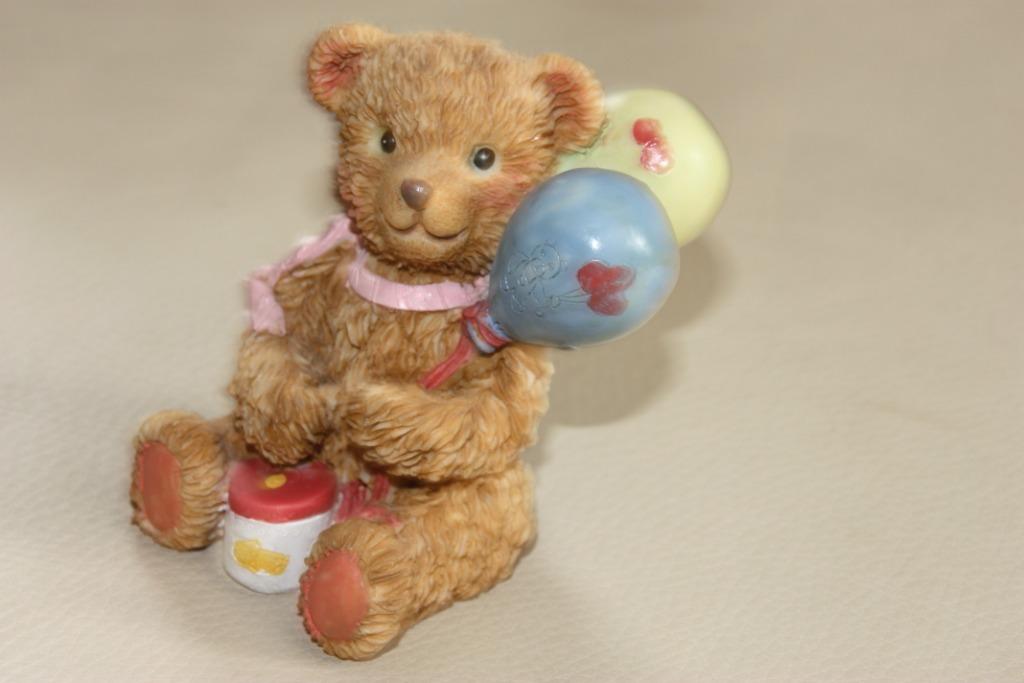 Verjaardags-beer met ballonnen in kunsstof met ballonnen, Ophalen of Verzenden, Zo goed als nieuw
