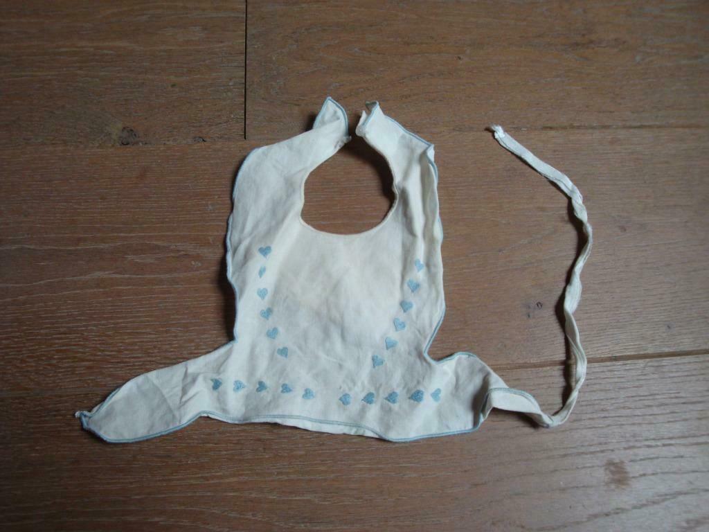 Ancien bavoir pour poupée jouet, Enfants & Bébés, Enlèvement ou Envoi
