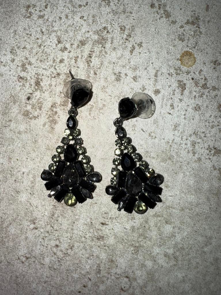 Boucles d’oreille Pièces noir, Bijoux, Sacs & Beauté, Boucles d'oreilles, Neuf, Enlèvement ou Envoi, Pendantes, Noir