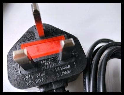 Power cable IEC UK, Computers en Software, Pc- en Netwerkkabels, Zo goed als nieuw, Ophalen of Verzenden