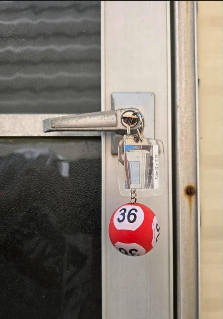 Stacaravan in snelverkoop 4.950€ 🚚  inclusief !!!