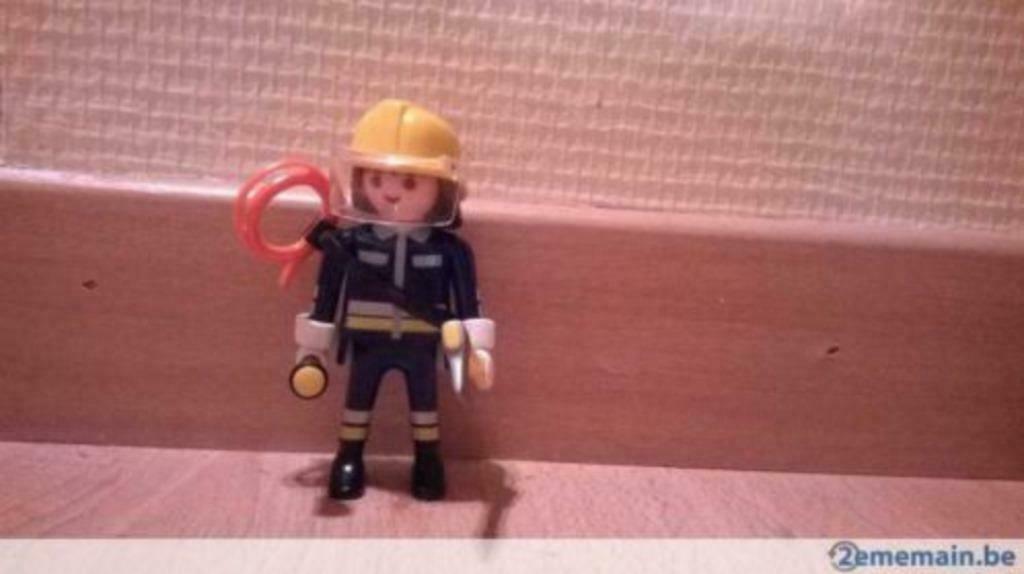 Playmobil 4675 Pompier avec hache, Enlèvement, Comme neuf