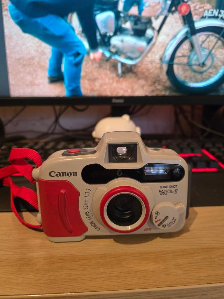 Canon Sure Shot WP-1, een robuuste en compacte 35mm, Ophalen