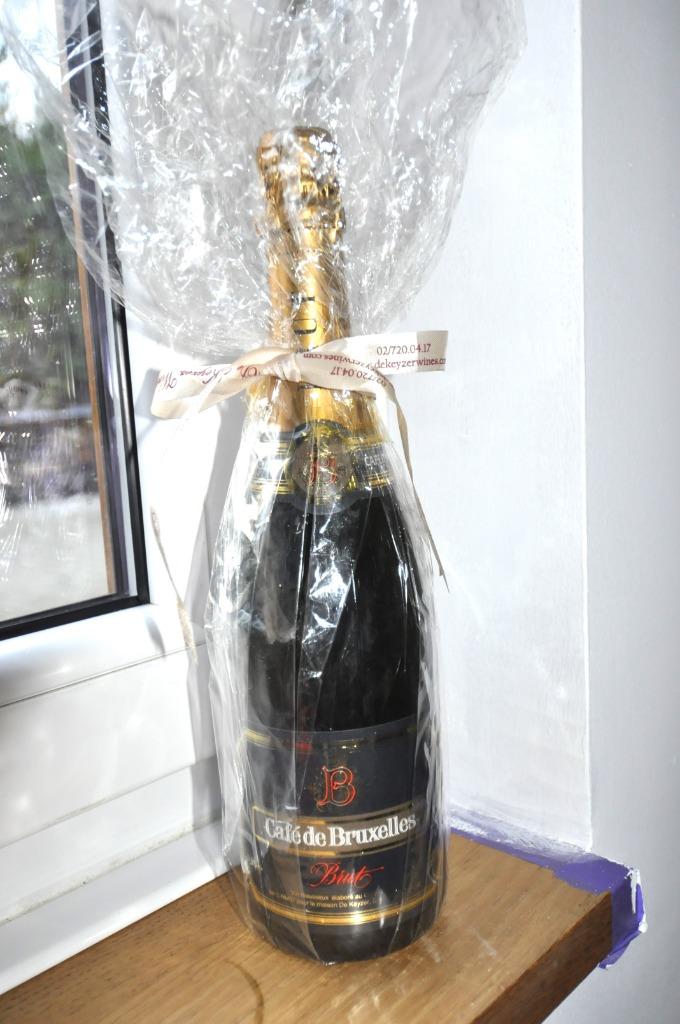 Café de Bruxelles Brut vin mousseux emballé, Collections, Enlèvement, Neuf, Autres régions, Vin blanc