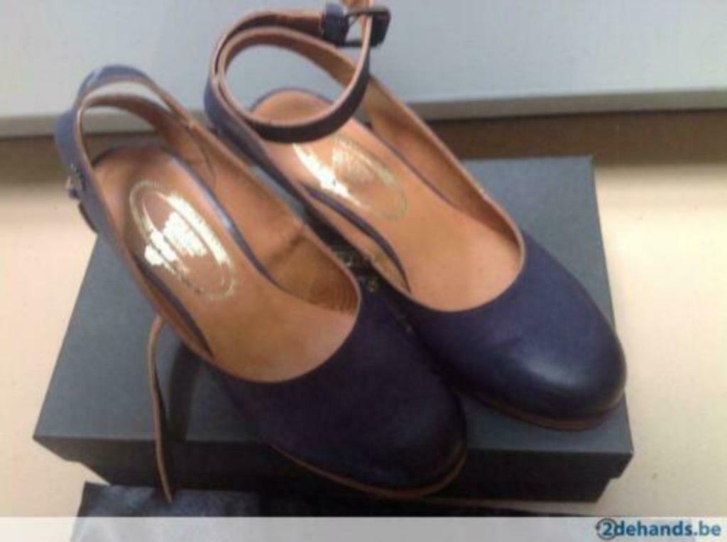 Nieuwe Exclusieve Fred de la Bretonière pumps - maat 37, Neuf, Enlèvement ou Envoi, Escarpins, Bleu
