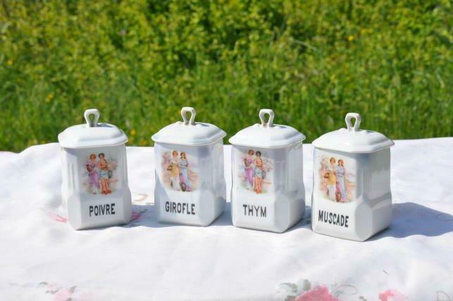 4 pots à condiment en porcelaine, Antiquités & Art