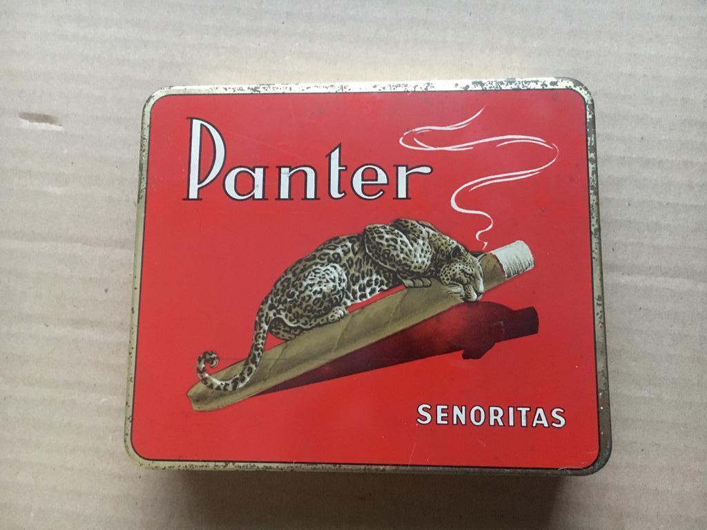 Vintage : Metalen Sigarendoos Panter - Senoritas., Verzamelen, Rookartikelen, Aanstekers en Luciferdoosjes, Gebruikt, Tabaksdoos of Verpakking