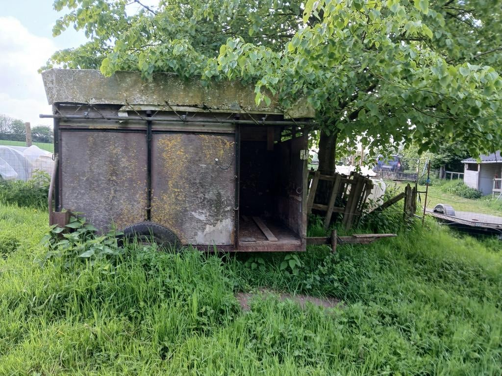 Dierenaanhangwagen