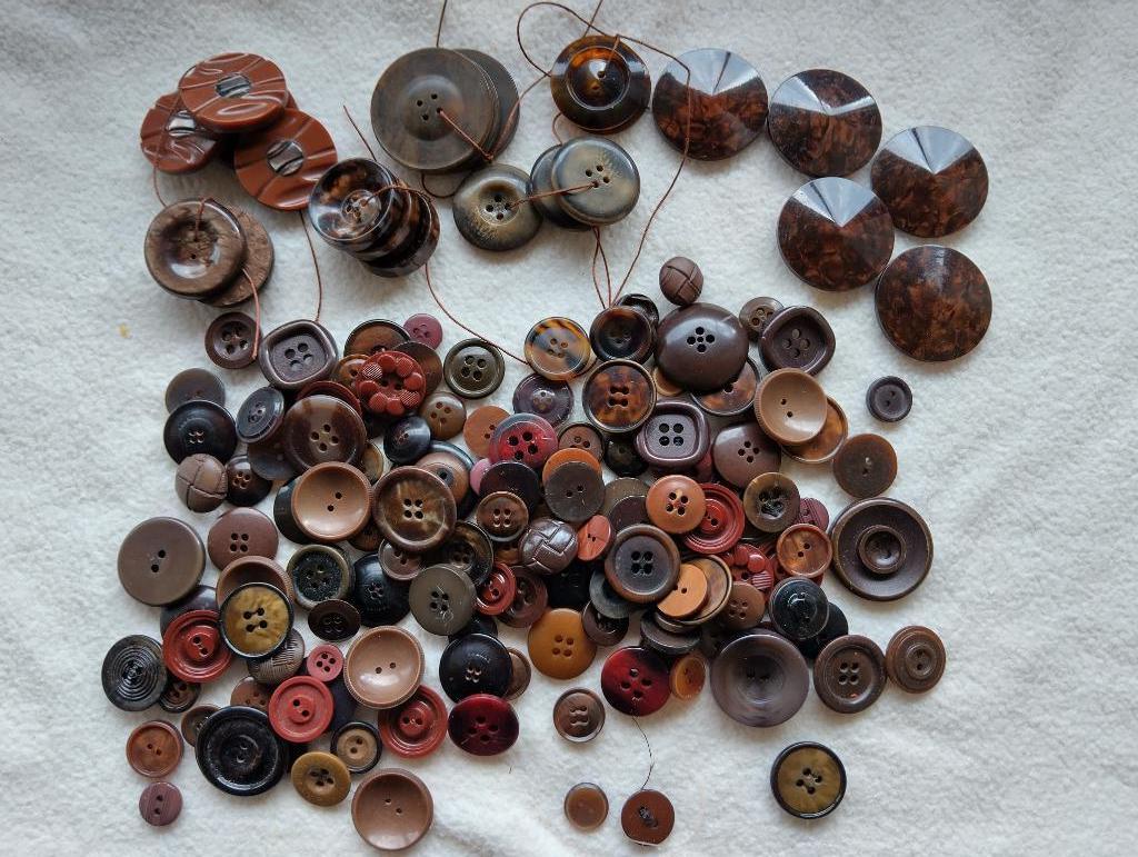 Leuk lot met bruine vintage knopen, Ophalen of Verzenden
