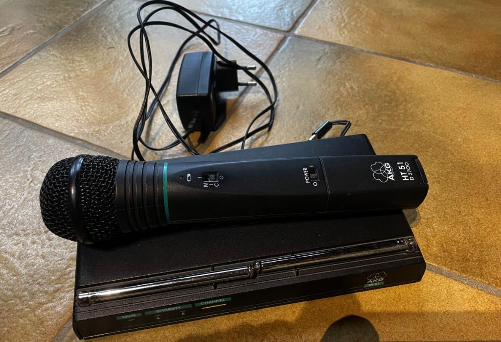 micro sans fil AKG, Verzenden, Gebruikt, Zangmicrofoon, Draadloos