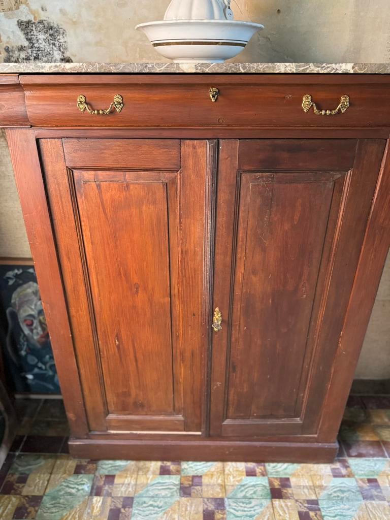 Armoire murale ancienne avec dessus en marbre, Enlèvement