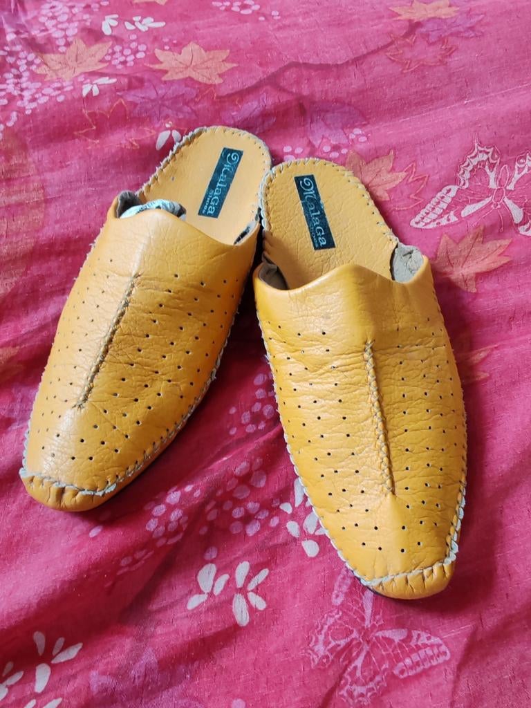 Babouche en cuir jaune neuve Pointure 41, Enlèvement ou Envoi, Comme neuf