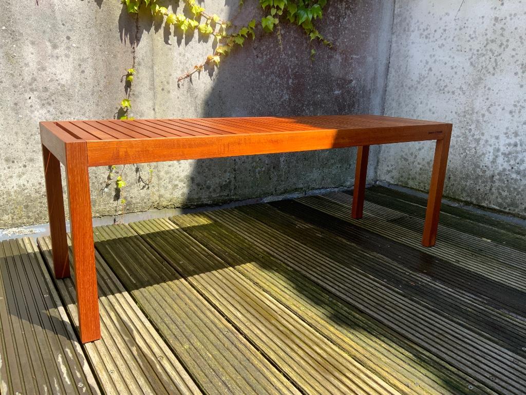 Design tafel in teak, Huis en Inrichting, Ophalen, 100 tot 150 cm, Overige typen, Nieuw