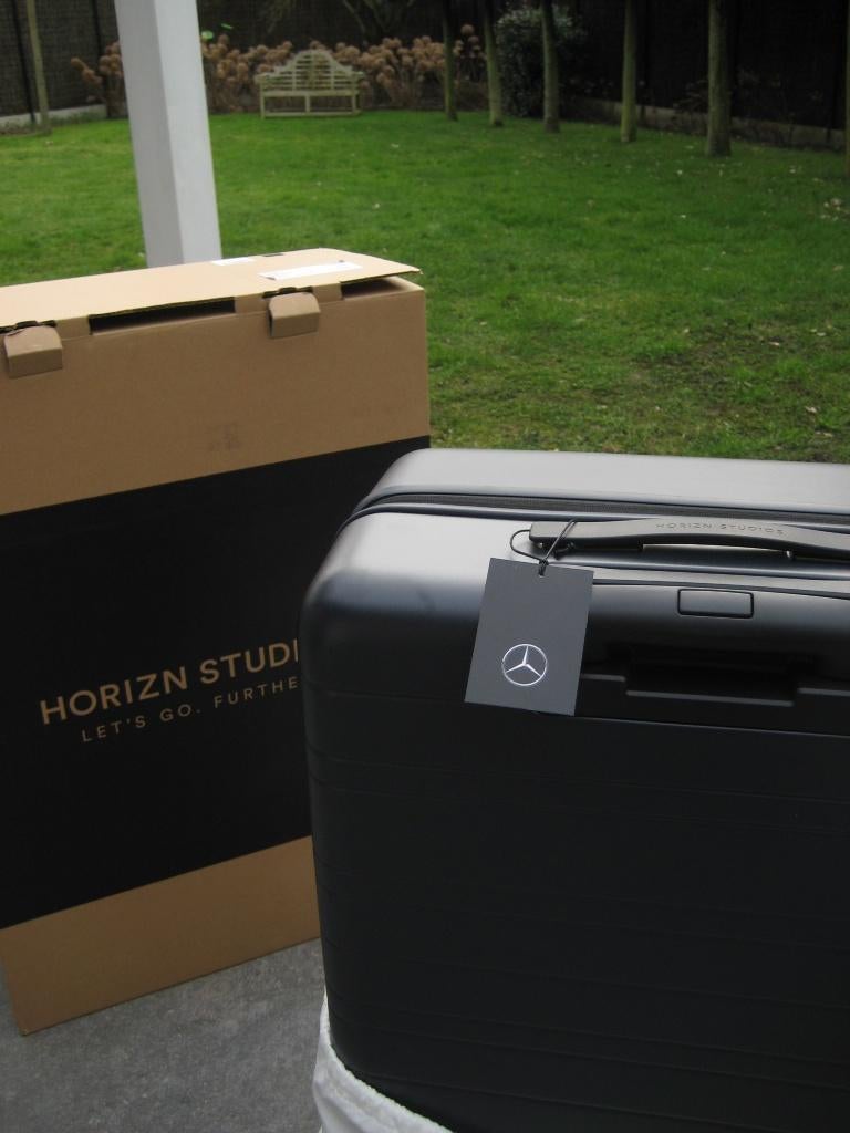 2 mooie reiskoffers Mercedes-Benz NIEUW, Handtassen en Accessoires, Koffers, Nieuw, Hard kunststof, Slot, Uitschuifbare handgreep