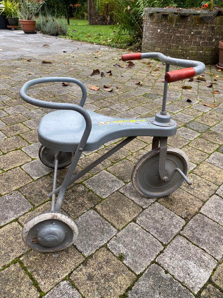 Oude driewieler, Ophalen