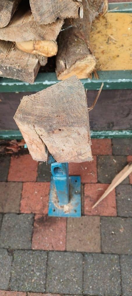houtkliever aanmaak hout, Ophalen