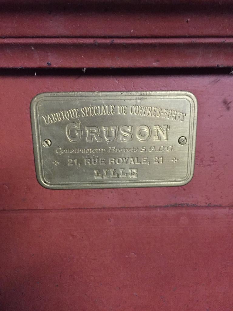Grote  authentieke  brandkast van Gruson, Ophalen, Brandkast