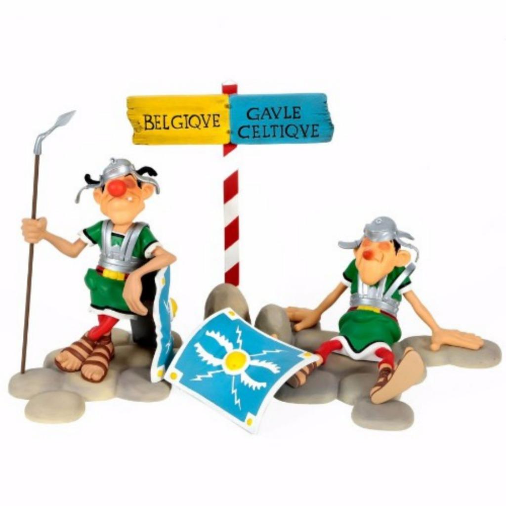 Asterix (Uderzo) Romain en Gaule et Belgique + panneau, Ophalen of Verzenden, Asterix en Obelix, Nieuw, Beeldje of Figuurtje