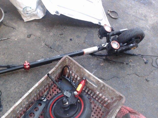 Fourche TCHOFILHIEN LP/15164, Fietsen en Brommers, Brommeronderdelen | Scooters, Gebruikt, Ophalen
