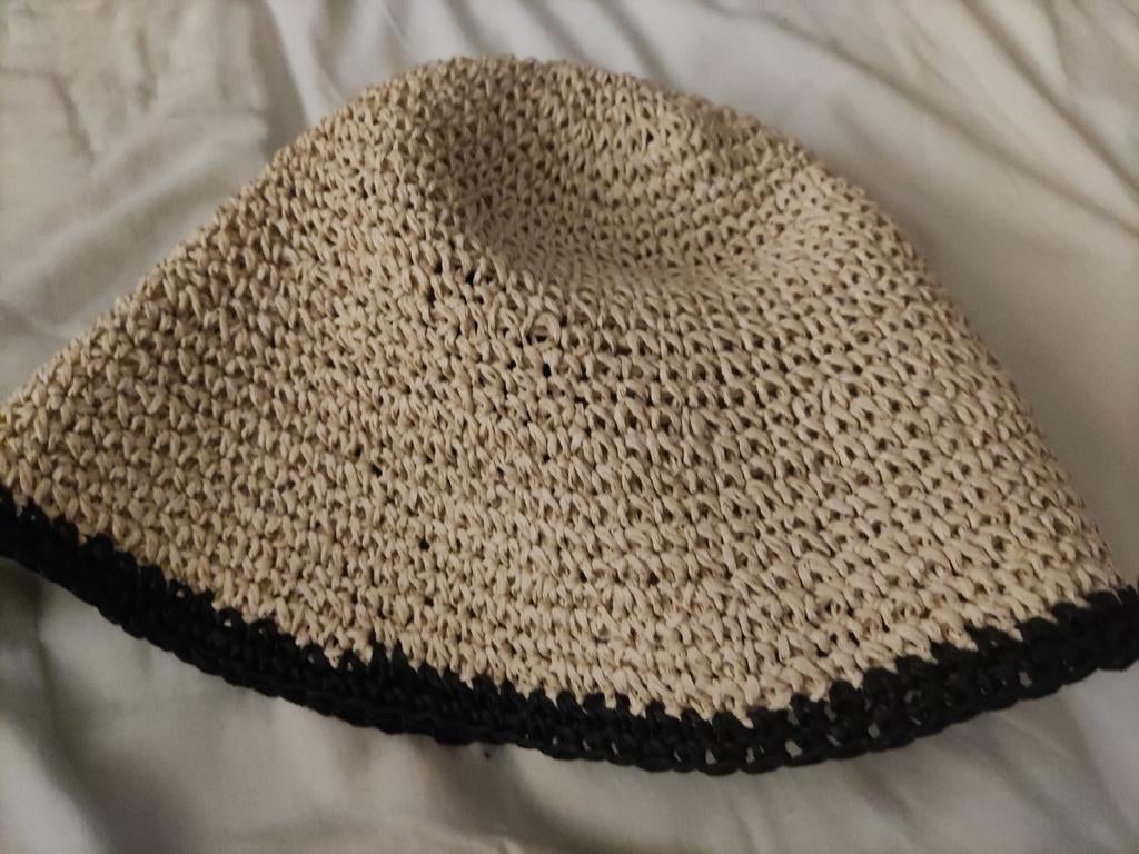 Bonnet d'été en papier PULL & BEAR, Neuf, Enlèvement ou Envoi, Chapeau, Pull & Bear