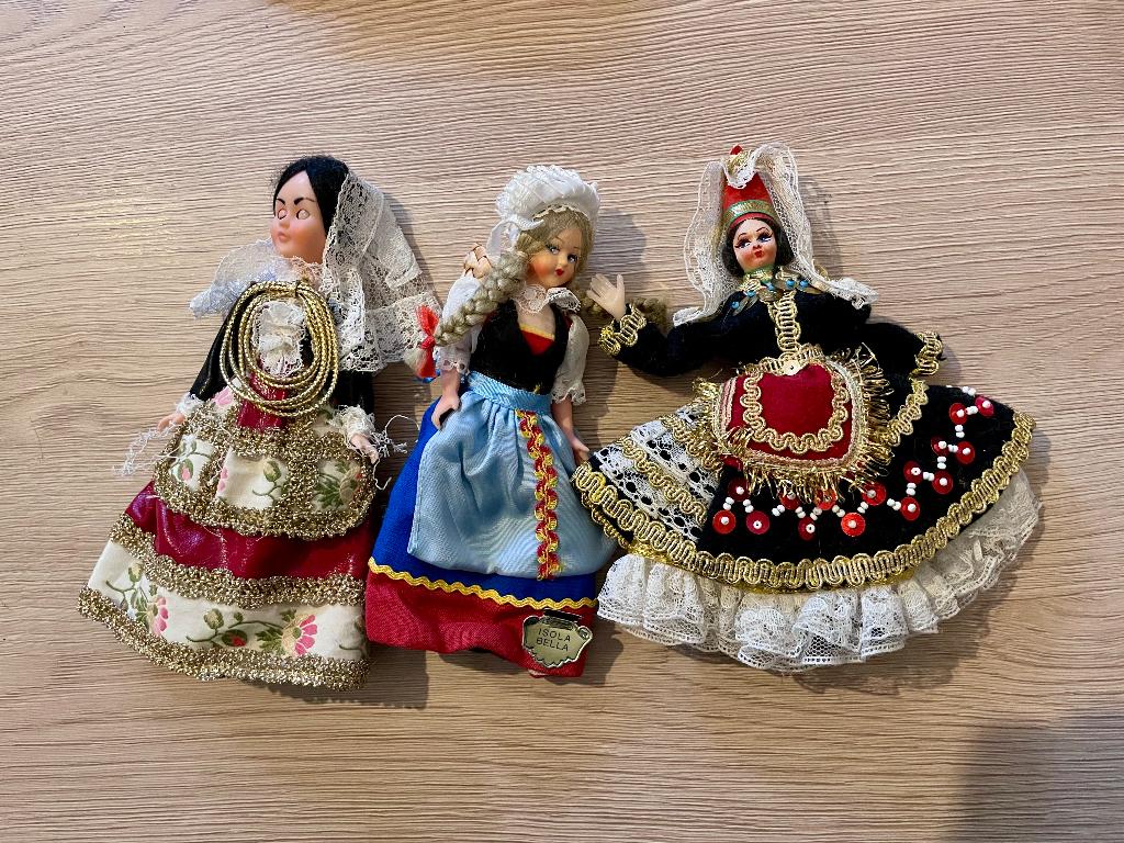 3 poupées des années 1960 avec des vêtements faits main, Enlèvement ou Envoi, Comme neuf, Poupée