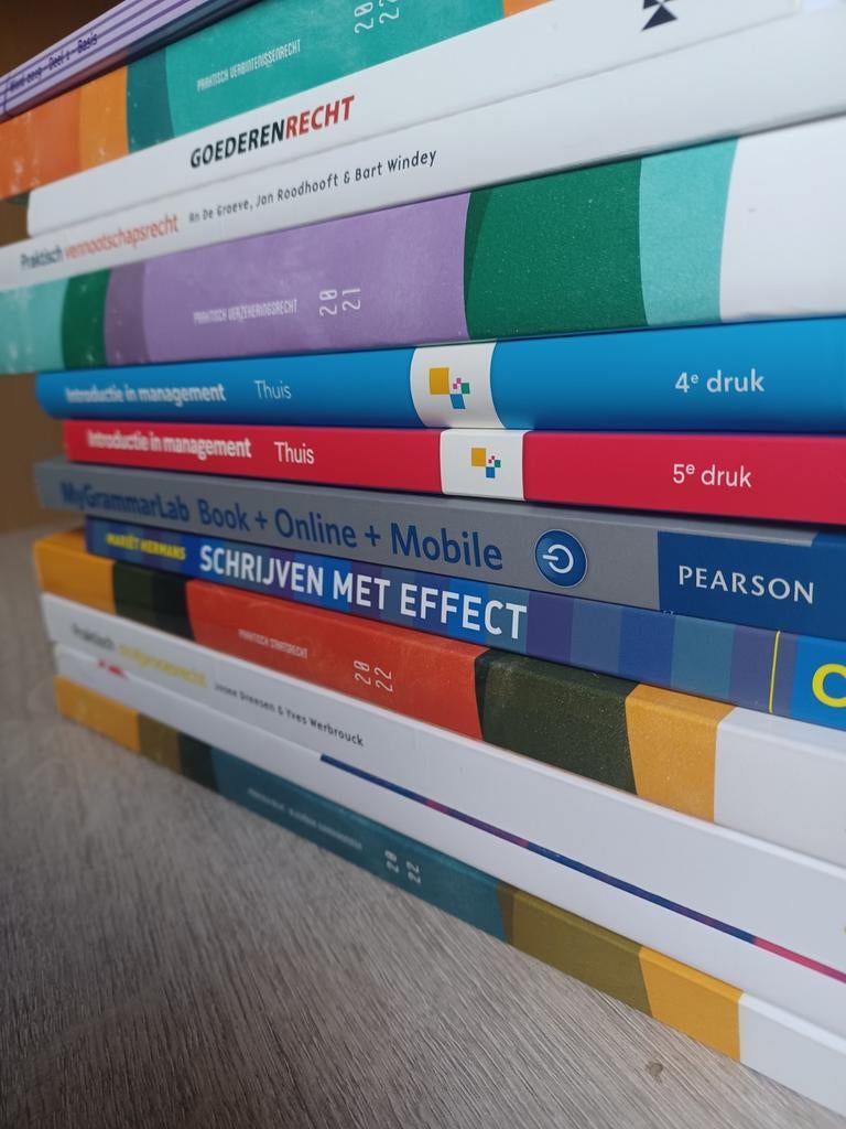 Handboeken rechtspraktijk UCLL 1ste tot 3de jaar, Ophalen, Zo goed als nieuw, Diverse auteurs