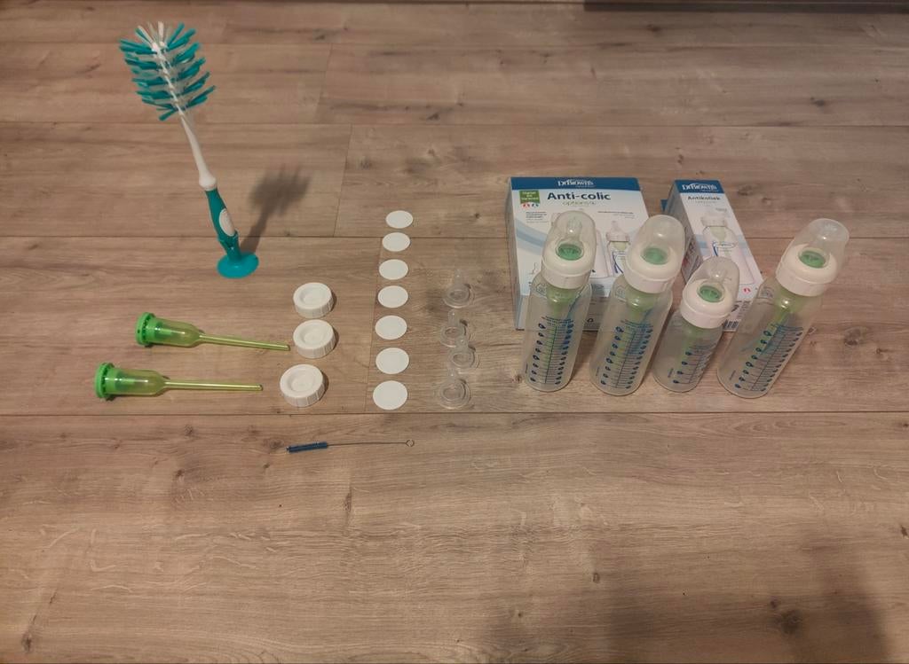 Dr Brown's natural flow met flessenborstel en accessoires, Ophalen, Zo goed als nieuw