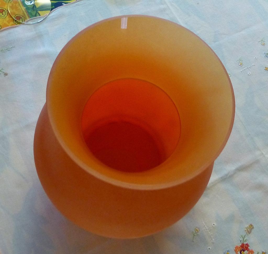 Vase translucide à la jolie couleur abricot, hauteur 25cm, Enlèvement