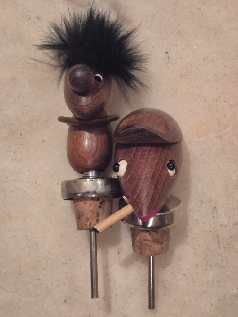 Lot de 2 bouchons/doseurs en bois vintage en parfait état., Divers, Enlèvement, Comme neuf