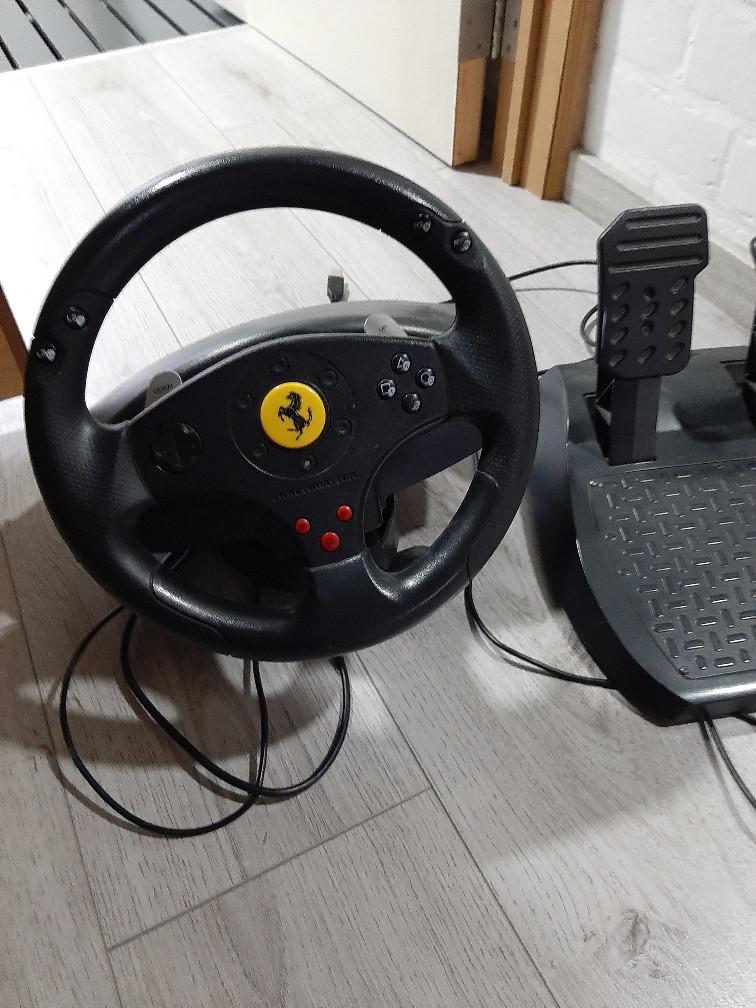 Volant Thrustmaster Ferrari complet avec pédales, Enlèvement ou Envoi, Utilisé