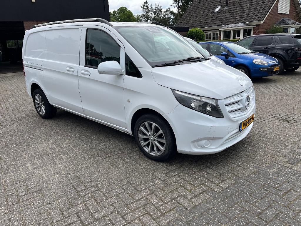 Mercedes Vito 109 CDI. Jantes sport de climatisation, Cuir, Achat, Entreprise, 3 places