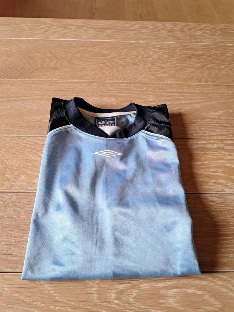 Umbro 152 voetbalshirt, Kinderen en Baby's, Gebruikt, Umbro, Sport- of Zwemkleding, Ophalen of Verzenden