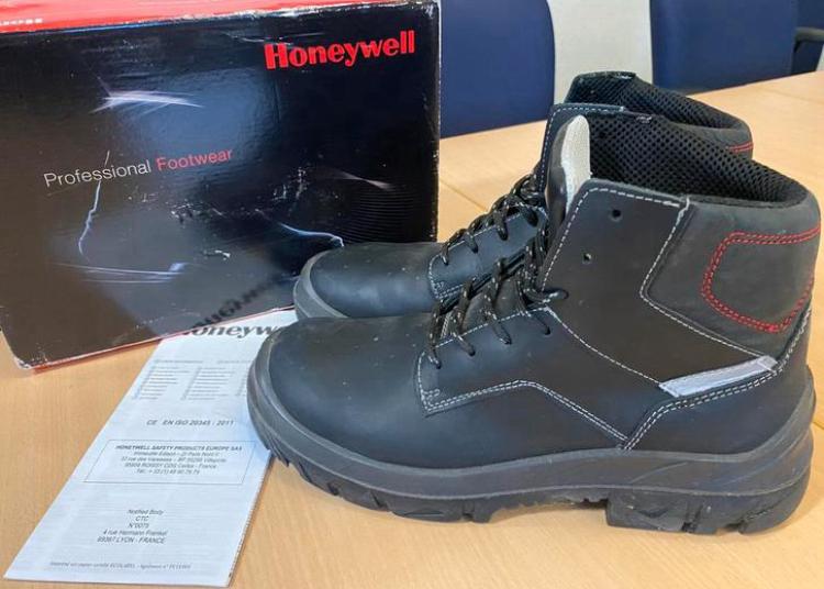 Veiligheid werkschoenen, Doe-het-zelf en Bouw, Veiligheidskleding, Ophalen, Zo goed als nieuw