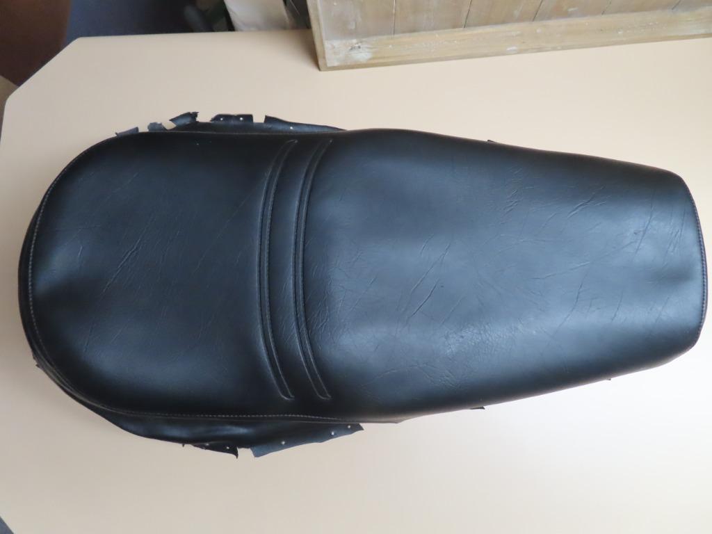 Nieuwe Zadelhoes + mousse voor Moto , BMW , Retro model, Enlèvement ou Envoi, Neuf
