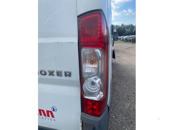 Achterlicht rechts van een Peugeot Boxer, Ophalen of Verzenden, 3 maanden garantie, Gebruikt, Peugeot