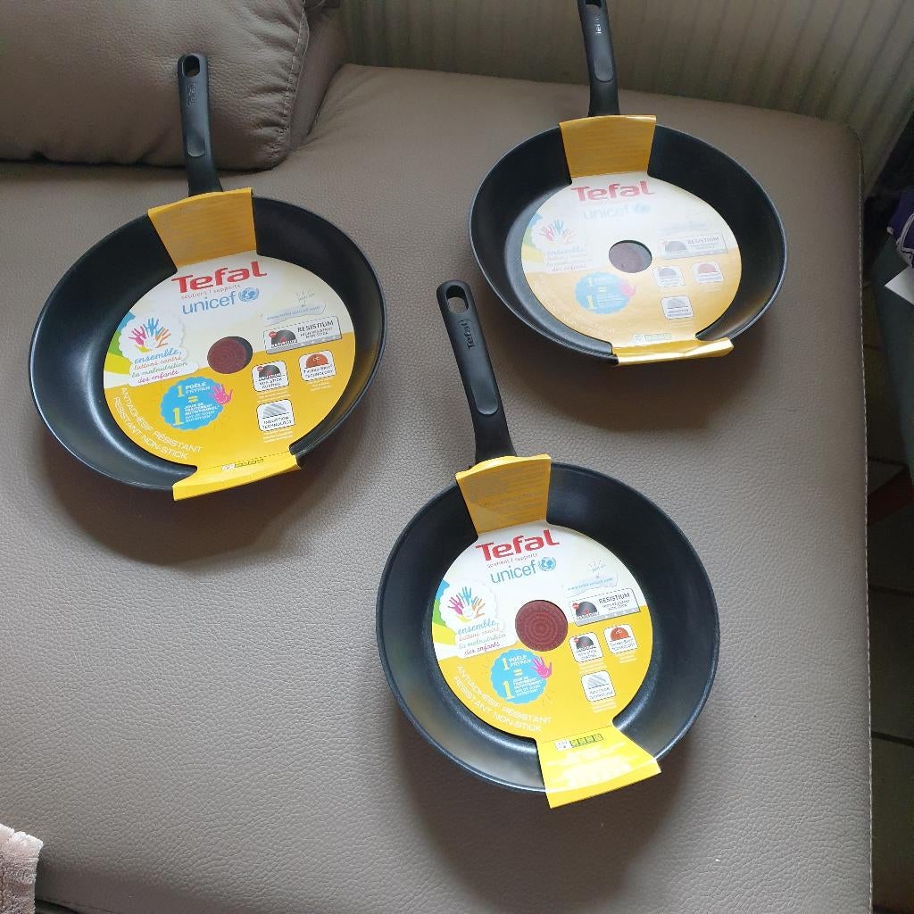 3 poêles Tefal neuves 24,26 et 28 cm, Enlèvement ou Envoi, Neuf
