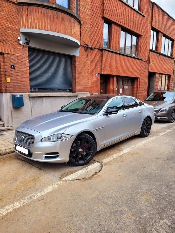 Jaguar XJL 2.0i, Auto's, Jaguar, Achterwielaandrijving, Zwart, 4 cilinders, Particulier