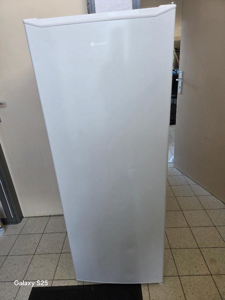 Réfrigérateur à vendre, Electroménager, Réfrigérateurs & Frigos, Comme neuf, Sans bac à congélation, 100 à 150 litres, 140 à 160 cm