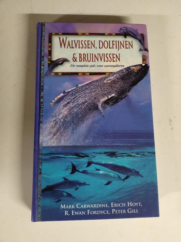 Walvissen, dolfijnen & bruinvissen - de complete gids, Ophalen of Verzenden, Zo goed als nieuw