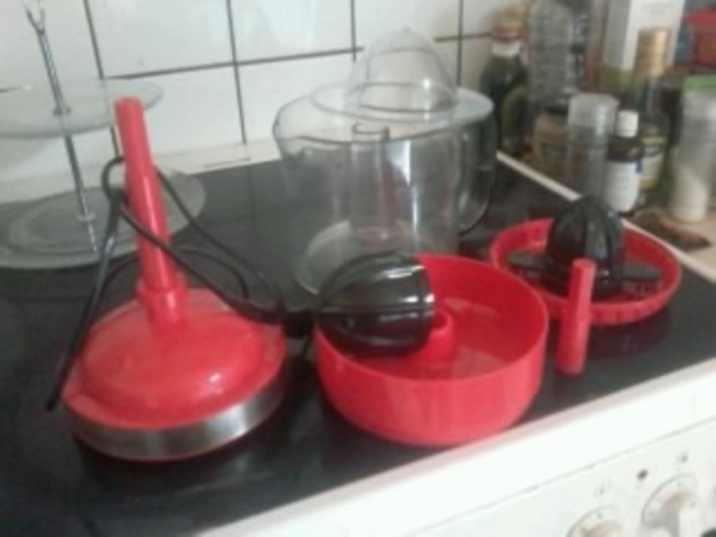 DomoClip DOP132 elektrische citruspers Rood, Ophalen of Verzenden, Zo goed als nieuw, Elektrisch, Citruspers