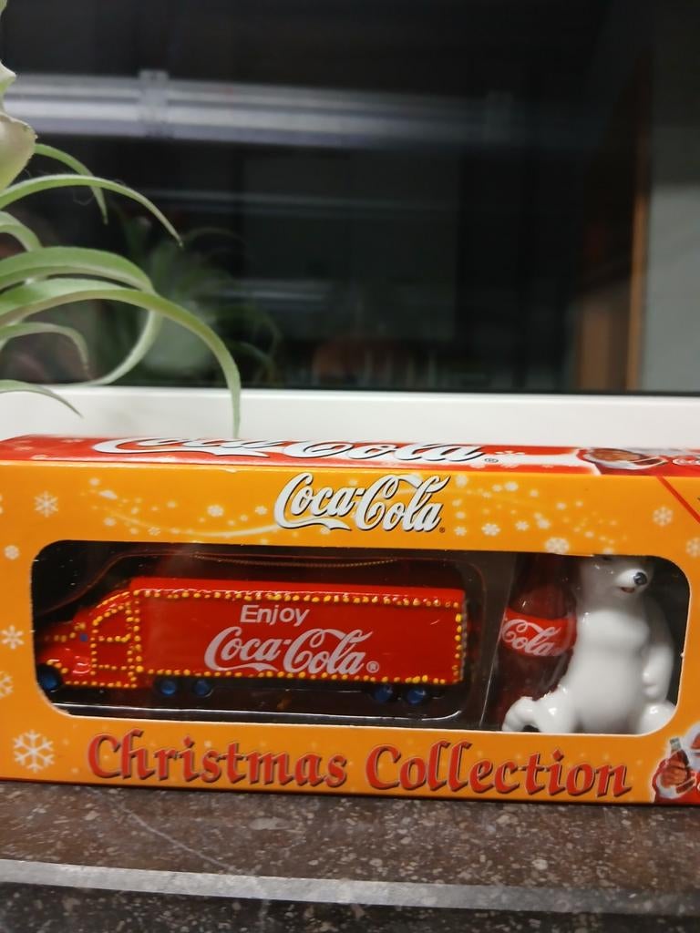 Vrachtwagen merk cola, Ophalen