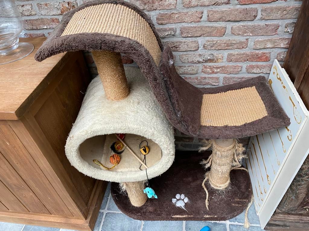 Krabpalen kat te koop en spelletjes, Ophalen, Zo goed als nieuw