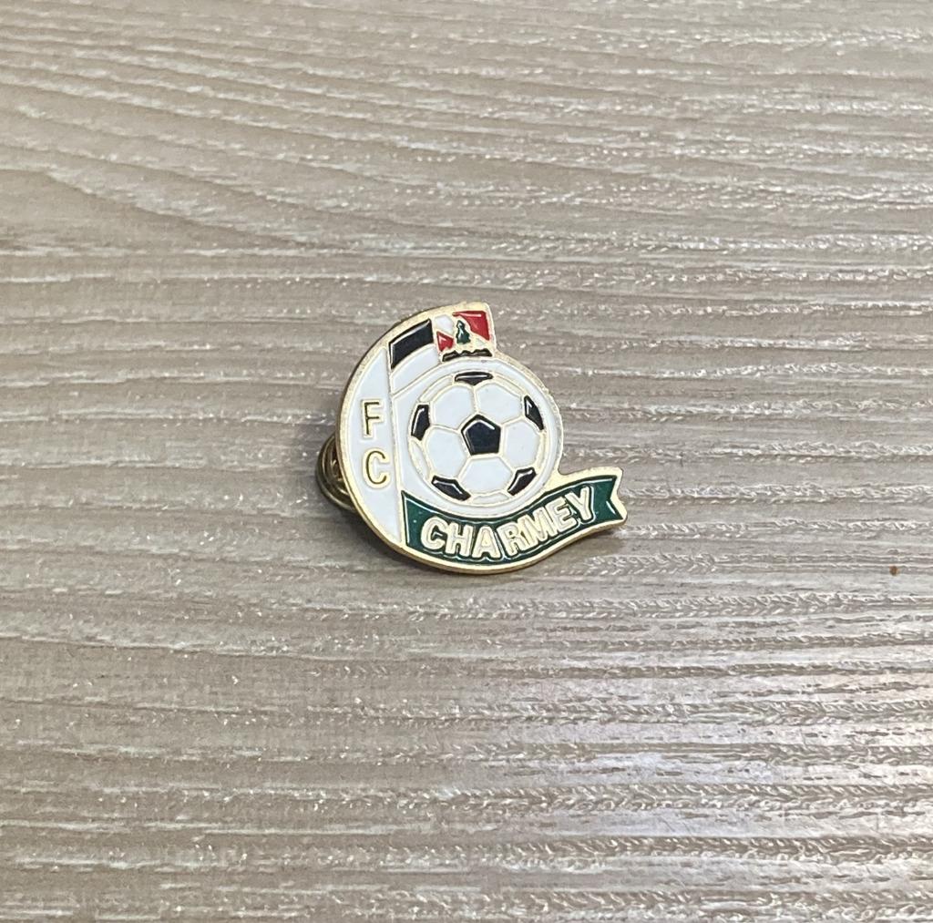 PIN - FC CHARMEY - FOOTBALL - VOETBAL, Verzenden, Gebruikt, Sport, Speldje of Pin