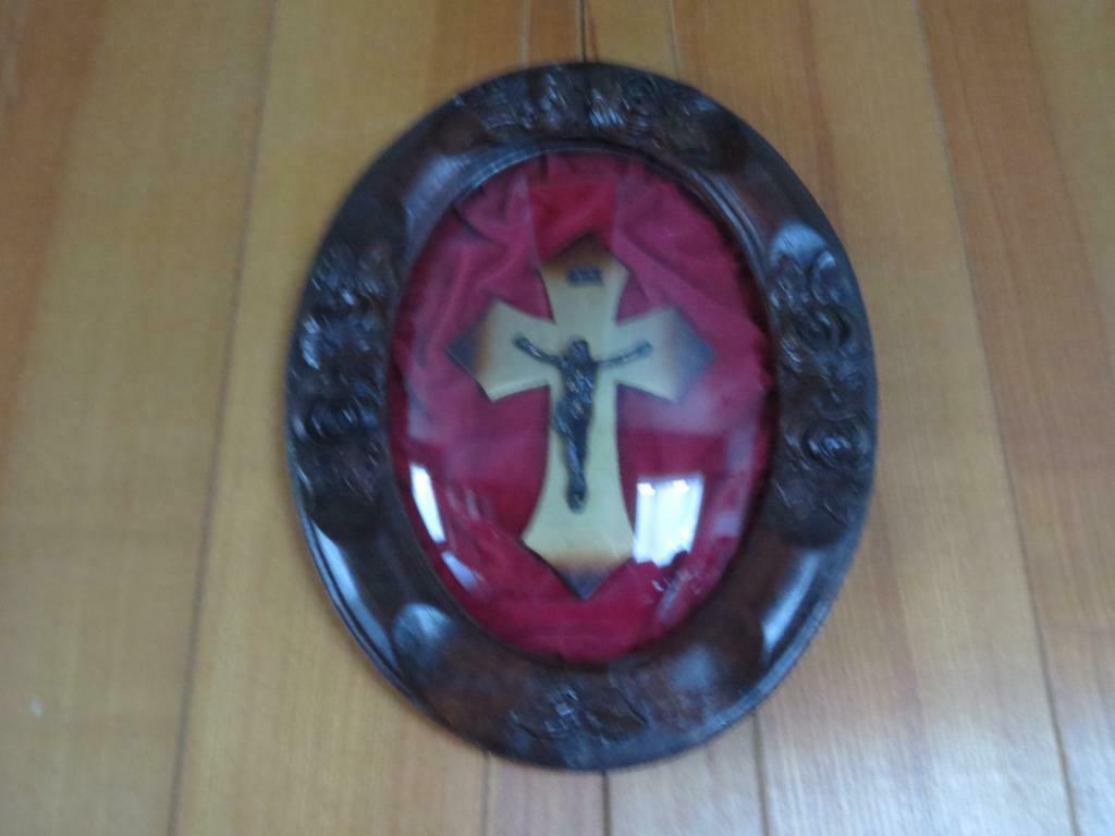 Kruisbeeld onder glas - mooie rand in hout, Enlèvement