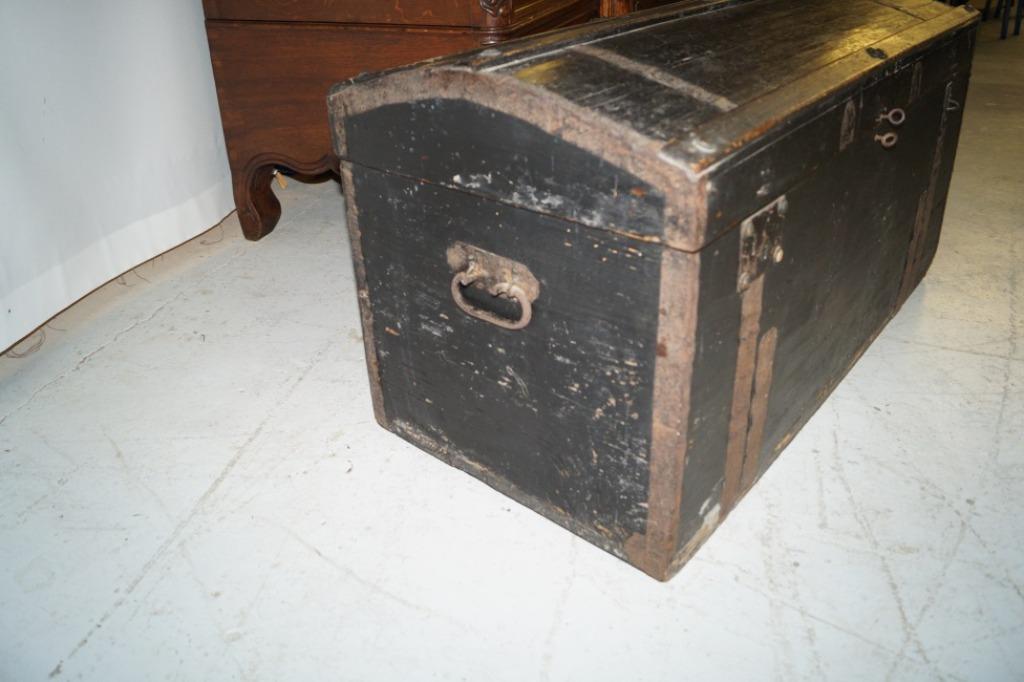 Grote zwarte antieke scheepskoffer L 93 H 50 D 44, Antiek en Kunst, Ophalen