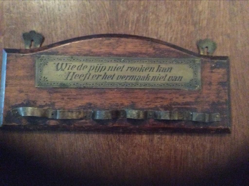 Antiek houten pijpenrek,,  met spreuk.....€20,kadertje €5..., Antiek en Kunst, Ophalen of Verzenden