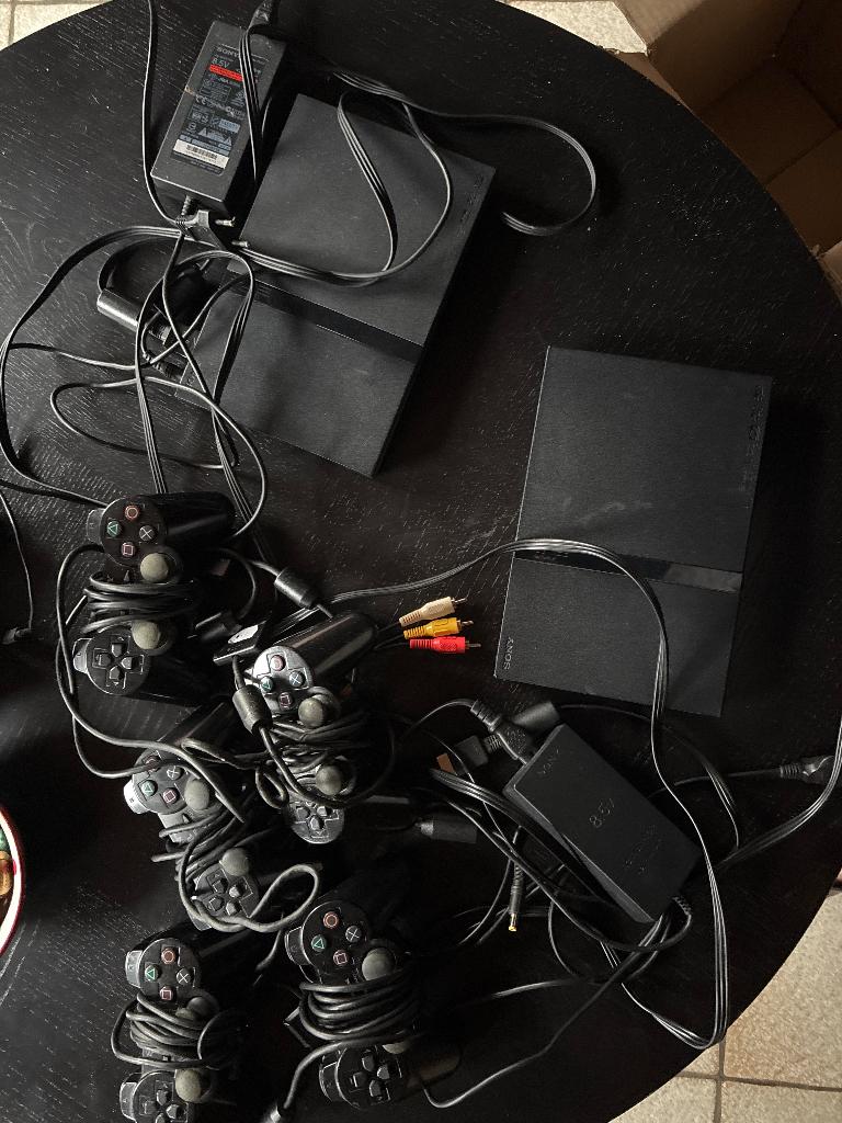 Lot de ps2 slim + manettes, Consoles de jeu & Jeux vidéo, Enlèvement ou Envoi, Avec 3 manettes ou plus, Ne fonctionne pas, Noir