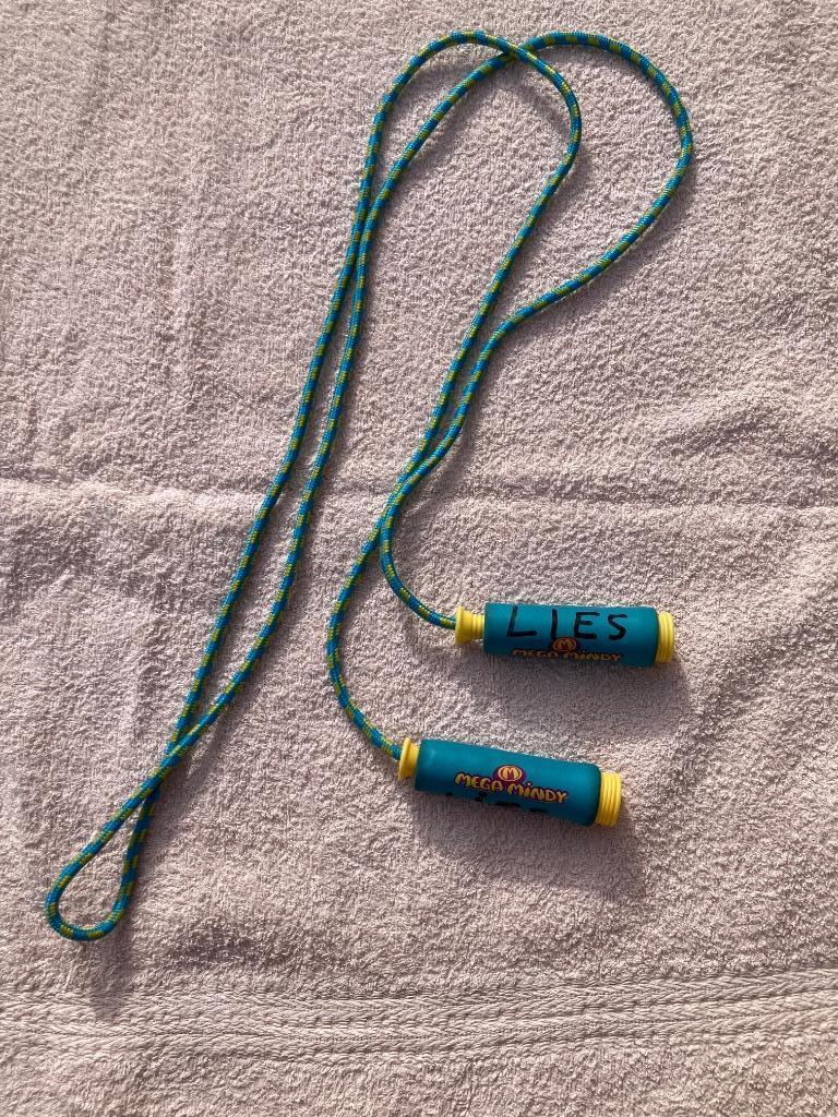 Corde à sauter bleu-jaune Mega Mindy studio 100, Enlèvement ou Envoi, Utilisé